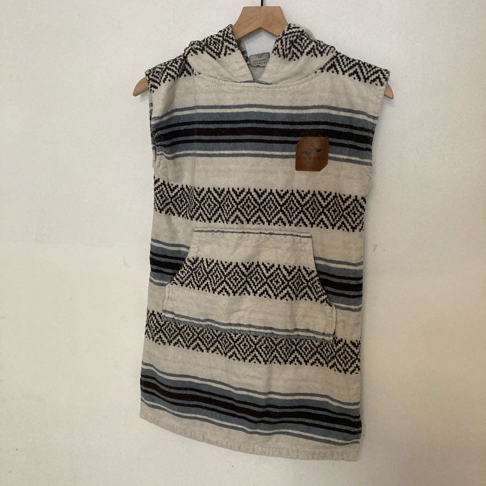 SLOWTIDE Oso Changing Poncho